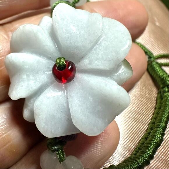Jadeite flower adjustable bracelet - Picture 2 of 10
